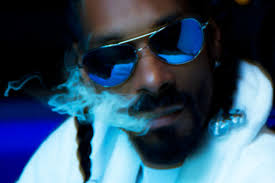 Smoke weed everyday og yeah 2019=cops arrest people who smokes weed 2030= cops smoke weeds everyday gangsters will now arrest cops xdddddd. Snoop Lion Gets Grilled About Weed Smoking Habit By Fans