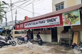 Lontong sayur gulai paku #pekanbaru #lontong #lontongsayur #lontongsayurgulai baru kali ini we liat orang makan lontong sayur ditambah nasi wkwkwkwk #lontongsayur. Sarapan Lontong Sayur Di Pekanbaru 4 Tempat Ini Wajib Dicoba Brosispku Cerita Info Kuliner Di Kota Pekanbaru Riau
