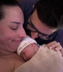 E no dia 23 nossa Laura chegou chegando , de jatinho deixando todo mundo no  chinelo e provando pra sua mamãe que ela sempre foi a fortaleza que ela  precisava ❤️ Nat