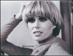 Pageboy Haircut 2 Pageboy Haircut Joanna Lumley Short Wedge Hairstyles