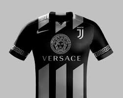 Camisa De Goleiro Do Psg 2018 Les Maillots De Foot Dessines Par Des Marques De Luxe Juventus By Versace Camisas De Futebol Camisa De Futebol Camisetas De Futebol