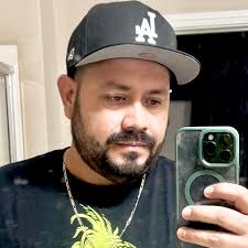 Hey can anyone tell me what this connector belongs to.