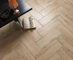 الخزف مع نمط للأرضية