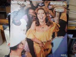 A partir de hoje o disco de pé no chão está disponível em todas as plataformas digitais. Prefiro Vinil Lp 12 Beth Carvalho De Pe No Chao Beth Carvalho
