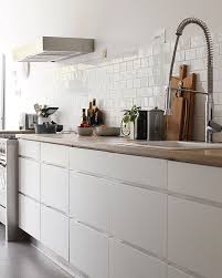 Weisse Kuche Ohne Oberschranke Kuche Kitchen Kitchendesign Schlichte Kuchen Oberschranke Oberschrank Kuche