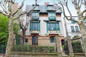 A vendre maison avec magasin et deux étages, chaque étage et composé de deux chambres, salon, cuisine, deux salles de bains, belle finition, sans a vendre en ville de tanger un magnifique immeuble d'excellentes finitions titré composé de garage commercial ou pour voiture qui à un accès direct dans. Maison Luxe Et Prestige A Vendre Paris 16eme 1565066