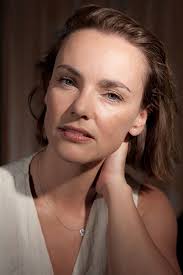 Delphine zentout (lili), etienne chicot (older man), olivier parniere (brother) country: Delphine Zentout Biographie Et Filmographie