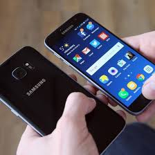 Das etwas größere display des edge führt zu einem größeren. Galaxy S7 Galaxy S7 Edge Samsungs Neue Top Modelle Im Bild Test Leben Wissen Bild De