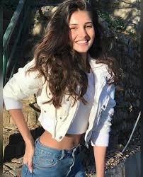 Tara Sutaria 75 Foto Onlayn ili skachat polnostyu besplatno. tara sutaria 75 foto