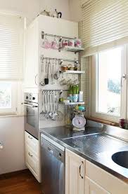 10 Bonnes Facons D Ajouter De L Espace De Stockage Dans Votre Cuisine Decorchambre Kuchenutensilien Organisieren Utensilienaufbewahrung Umbau Kleiner Kuche