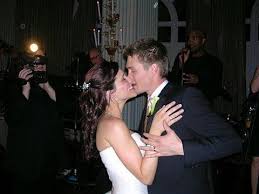 Dec 10, 2018 · sophia bush claimed 'one tree hill' producers 'made practice of taking advantage of people's personal lives,' including her split with chad michael murray — details us weekly magazine news Pin On Actrite Si Actori Buni