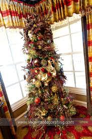 Show Me Decorating Holiday Christmas Tree Pallet Christmas Tree Christmas Decor Diy