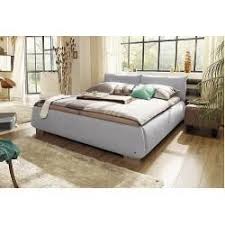 Mas Actual Foto Decoracion Del Hogar Ikea Conceptos In 2020 Upholstered Beds Soft Pillows Appartment Decor