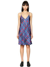 Maybe you would like to learn more about one of these? Robe En Soie Imprime Carreaux Etoiles Gigi Hadid Soie Tommy Hilfiger En Coloris Bleu Lyst