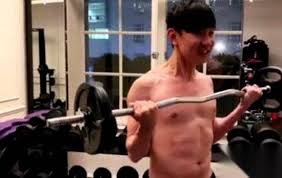 Videos you watch may be. æž—ä¿Šæ°ç§€è…¹è‚Œè¿™åˆ°åº•æ˜¯ä¸ªä»€ä¹ˆæ¢— æ—¶å°šè¾¾äººåœˆ