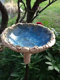 Vogeltranken Wasserschale Vogeltranke Gartenkeramik Ein Designerstuck Von Bodenseekeramik Bei Dawanda Gartenkeramik Vogelbad