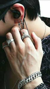 Ilk Donusum Wampir Suga Salaklik Unluler Bts Kupe