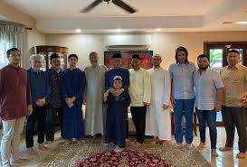 Bekas kekasih pu riz dedah hubungan 5 tahun berakhir kerana orang ketiga. Sah Neelofa Dirisik Pu Riz Astro Awani