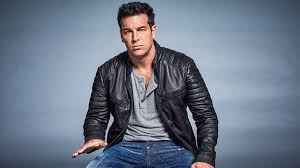 Mario casas estrena película con su novia, déborah françois, quien, como confiesa el actor, estaba hasta las narices de que le pusiera la misma canción todo el. Mario Casas Se Confiesa