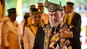 Oksana voevodina, the russian wife of kelantan ruler sultan muhammad v, announced the birth with a picture of the baby's feet. Malaysias Ex Konig Muhammad V Zweifelt Vaterschaft An