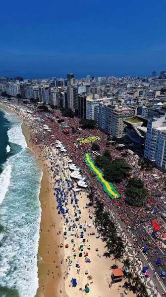 🔥 ESPETACULAR! COPACABANA RECEBE GRANDE PÚBLICO PARA ATO COM LULA!, 🇧🇷  Imagens deste sábado (24) mostram a movimentação de apoiadores na Praia de  Copacabana, no Rio de Janeiro, durante a mobilização ...