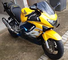 The honda cbr600rr is a 599 cc (36.6 cu in) sport bike made by honda since 2003, part of the cbr series. Honda Cbr 600 F 1999 2007 Motorradsitzbanke Tankschutzhauben Tankrucksacke Preise Fur Frankreich