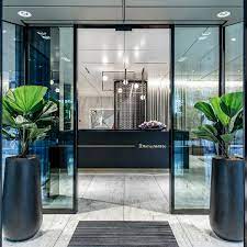 Rothschild bank ag provides private banking and asset management services to wealthy individuals, families, and charities worldwide. Rothschild Co Bank Ag Kreis 8 9 Besucher