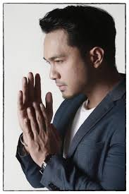 Yogie Nandes Usung Genre Pop Minang Lewat Single Barunya Tahalang Restu :  Okezone Celebrity