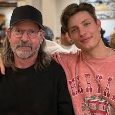 Waste management, is looking for an individual to perform office cleaning  Monday through Friday from 5:00 PM to 9:00 PM. $22.36 per  hour!?.....fgfgggg~