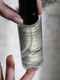 Mix a few drops into a carrier oil and use it to make a hair mask. How To Volumize Short Hair Rossano Ferretti