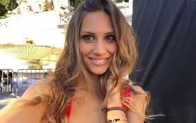Beatrice valli è incinta del terzo figlio: Uomini E Donne Gossip Beatrice Valli Incinta Per La Terza Volta Arriva La Conferma