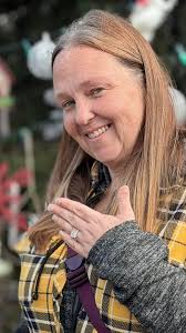 Man proposes to his girlfriend