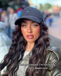 Tabitha Roche's Instagram, Twitter & Facebook