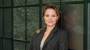 Maria spent fifteen years working in various management, sales, and business development roles. Abschied Ende 2020 Maria Simon Verlasst Den Brandenburger Polizeiruf 110 Vom Rbb Rbb