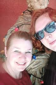 Kelly Hamm's Instagram, Twitter & Facebook