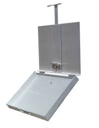 Perfect for beginning plein air painters and it is affordable. There Is A Great New Pochade Box On The Market Clean Strong And Easy To Use Go To Www Stradaeasel Com For More Info Plein Air Easel Art Easel Pochade Box