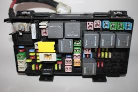 Here you will find fuse box diagrams of jeep liberty 2002, 2003, 2004, 2005, 2006 and 2007, get information about the location of the fuse panels inside the car, and learn about the assignment of each fuse (fuse layout) and relay. 2010 Jeep Liberty Nitro Tipm Integrated Fuse Box Assembly Module 04692