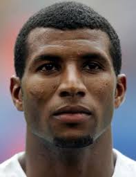 Khaled Aziz's Instagram, Twitter & Facebook