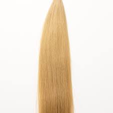 Cabello castaño, ojos azules, dientes de la derecha rápida de volar un avión sin miedos. 27 Spanish Quality Itips Elite Hair Extensions