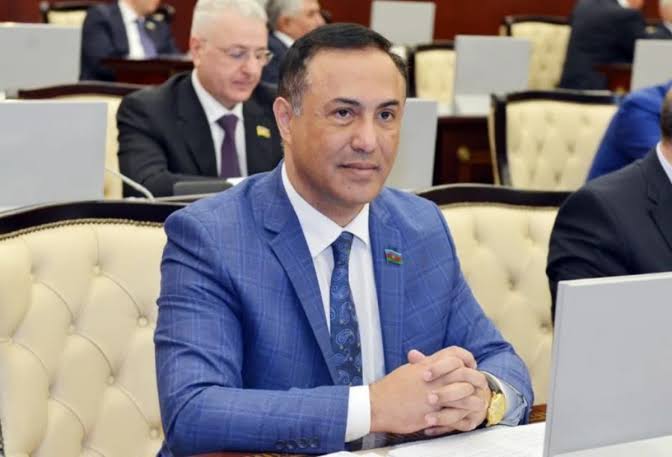Elman Nəsirov: "Deputat" sözü "millət vəkili" sözü ilə əvəz edilməlidir"