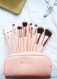 10 Best Eye Makeup Brushes For You According To The Professionals Bh Cosmetics Brushes Best Eye Makeup Brushes Best Makeup Brushes