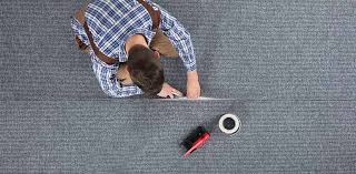 Meist wird er sich aber sowieso weigern, mit fremdem material zu arbeiten. Teppich Verlegen Kosten Und Anleitung In 5 Schritten Herold Blog