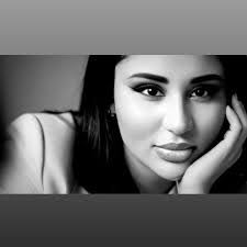 Sasha Lee's Instagram, Twitter & Facebook