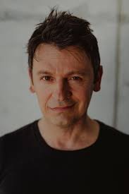 Hardcover Mysteries" Sara Paretsky (TV Episode 2010)