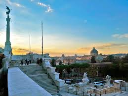 Piazza di spagna, roma, italy / la monumental escalinata de 135 peldaños fue inaugurada por el papa benedicto xiii con ocasión del jubileo de. Turismo Em Roma O Que Levar Em Consideracao Na Hora Da Viagem