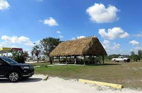 70 reviews of miccosukee service plaza if it's possible to have a favorite gas station, this one would be mine. Miccosukee Service Plaza Fort Lauderdale Restaurant Bewertungen Telefonnummer Fotos Tripadvisor