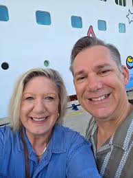 Hi everyone! Does anyboday know a good tour guide here in Rome? Possibly,  the one who speaks English or Croatian? Thank you in advance! :)