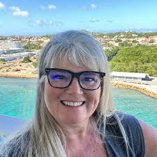 Lisa Clawson's Instagram, Twitter & Facebook