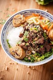 Pinterestle Bo Bun Est L Un Des Plats Les Plus Delicieux De La Cuisine Vietnamienne Salade Gourmande A Base De Recette Asiatique Cuisine Recettes De Cuisine