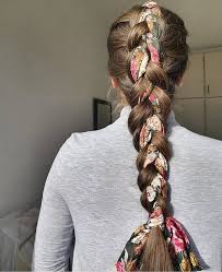 Oh yes, scarves, and specifically the ones that can be used on our head as fashionable fall accessories. 45 Pretty Ways To Style Your Hair With A Scarf Easy Hairstyle With Scarf How To Wear A Hair Scarf Ponytail Head Scarf Styles For Short Hair Cute Ways To Wear A